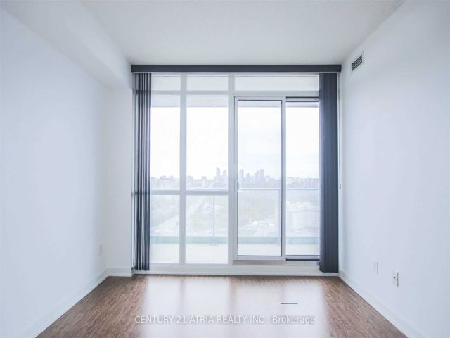 2812 - 33 Singer Crt
