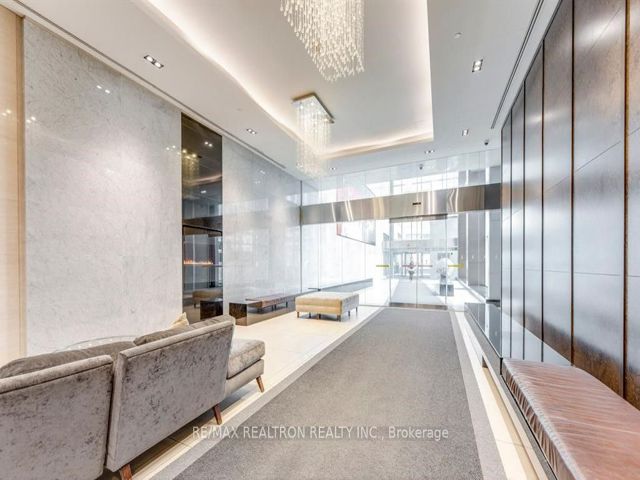 1104 - 386 YONGE ST St E