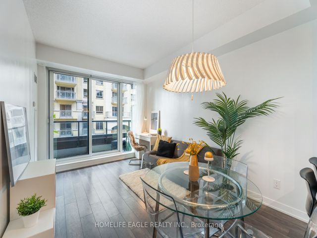 222 - 18 Rean Dr