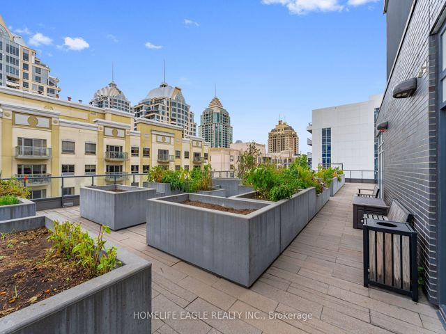 222 - 18 Rean Dr