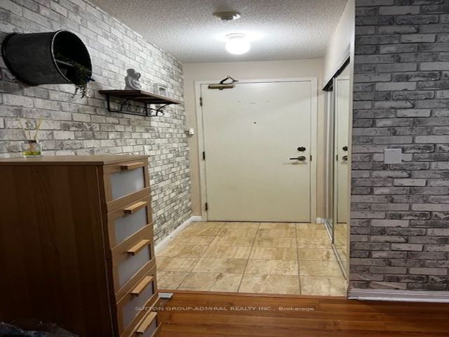 512 - 5940 Yonge St