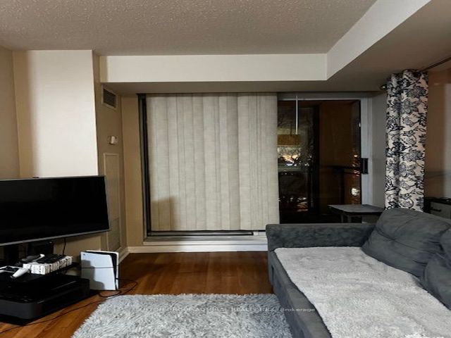 512 - 5940 Yonge St