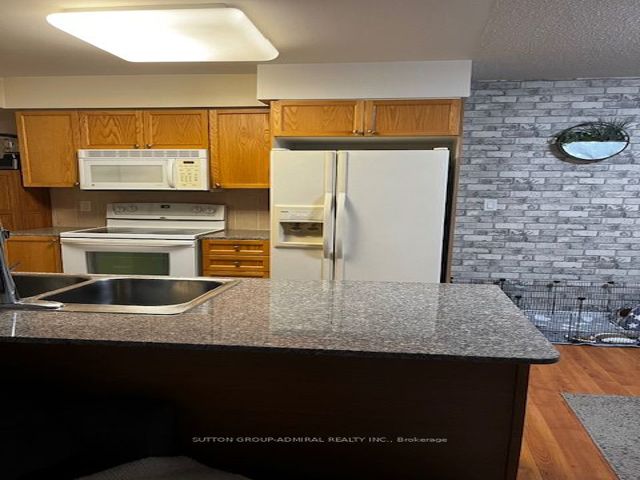 512 - 5940 Yonge St