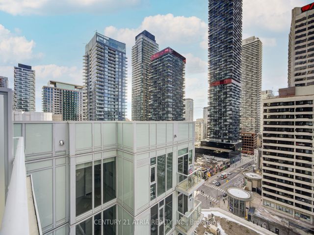 1106 - 33 Helendale Ave