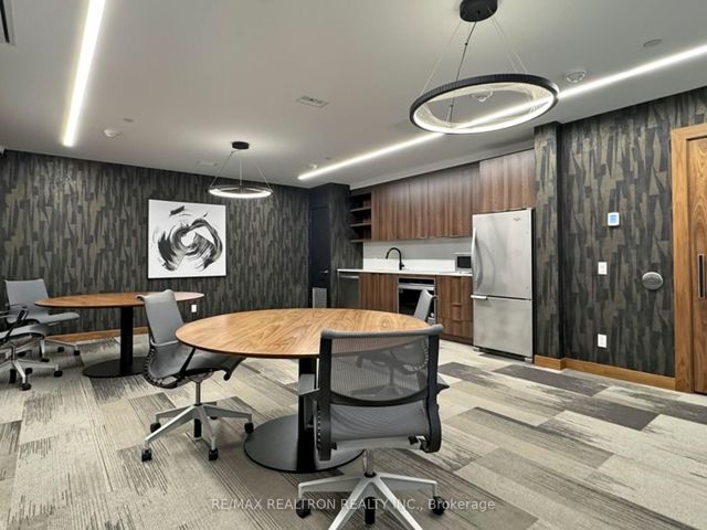 405 - 6 Sonic Way