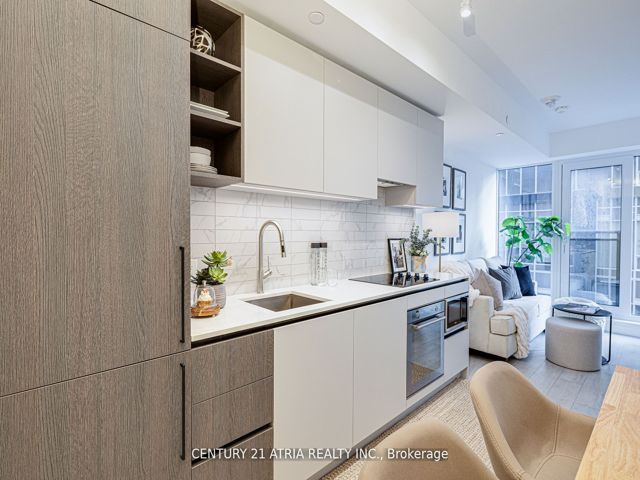 1210 - 55 Mercer St