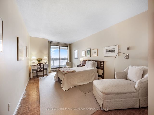 1001 - 61 St Clair Ave W