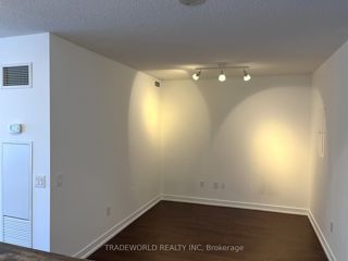 1810 - 121 Mcmahon Dr