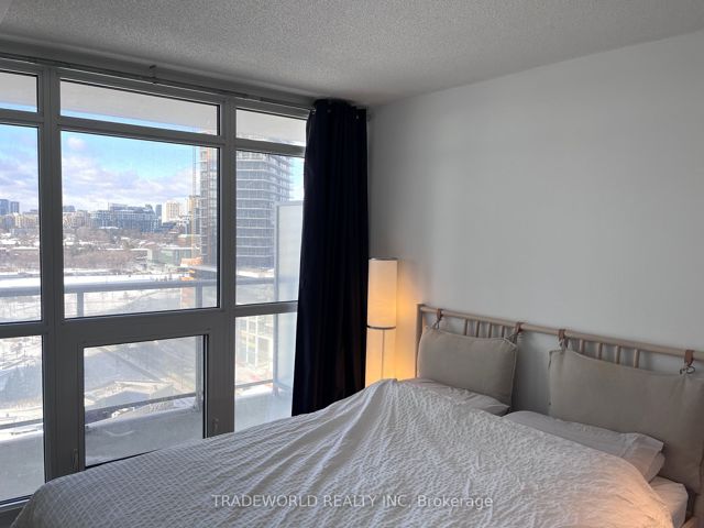1810 - 121 Mcmahon Dr