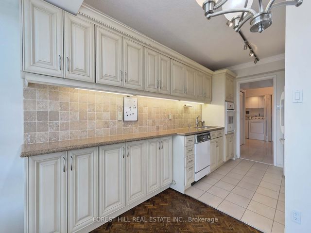 901/902 - 449 Walmer Rd