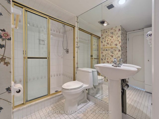 901/902 - 449 Walmer Rd