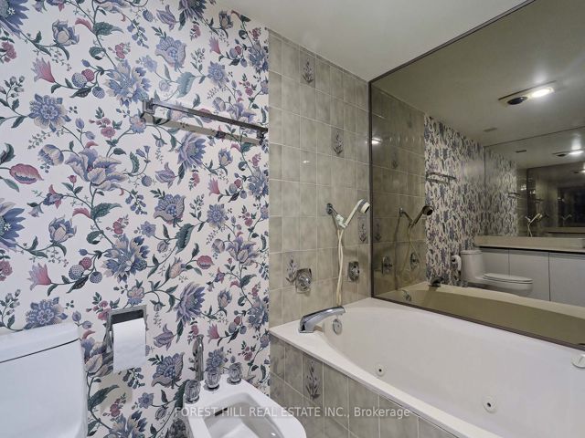 901/902 - 449 Walmer Rd