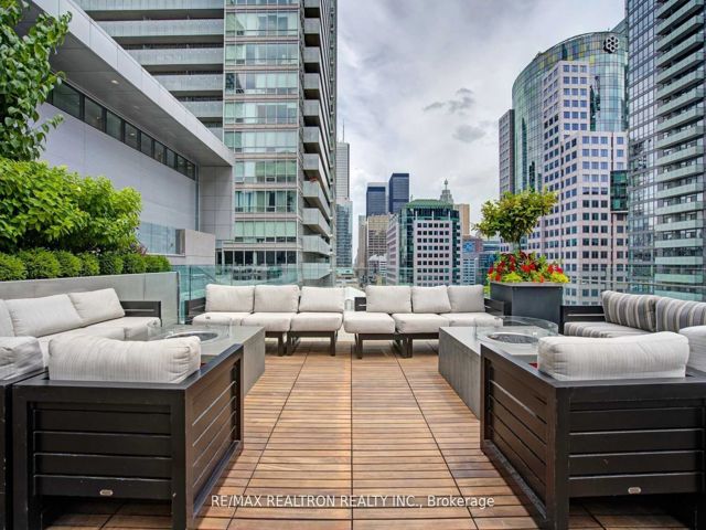 2906 - 80 John St