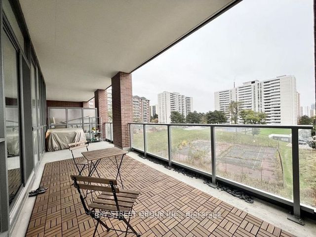 205 - 36 Forest Manor Rd