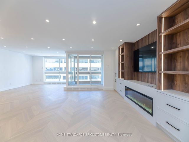 805 - 61 St Clair Ave W