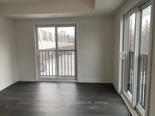 C224 - 1660 Victoria Park Ave