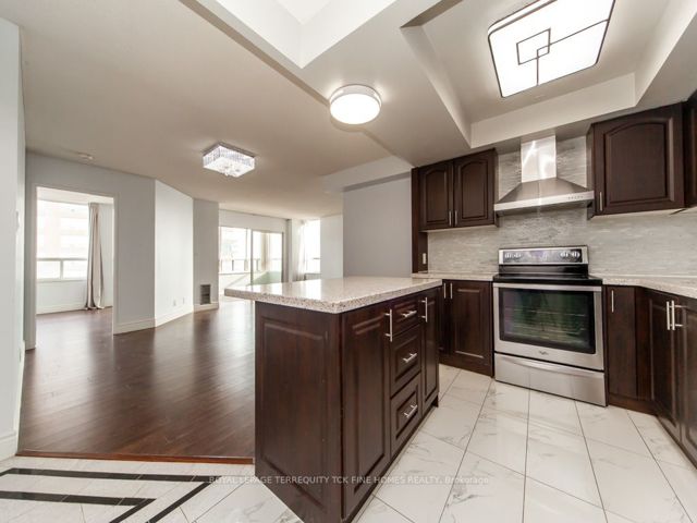 1905 - 215 Wynford Dr