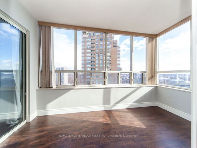 1905 - 215 Wynford Dr