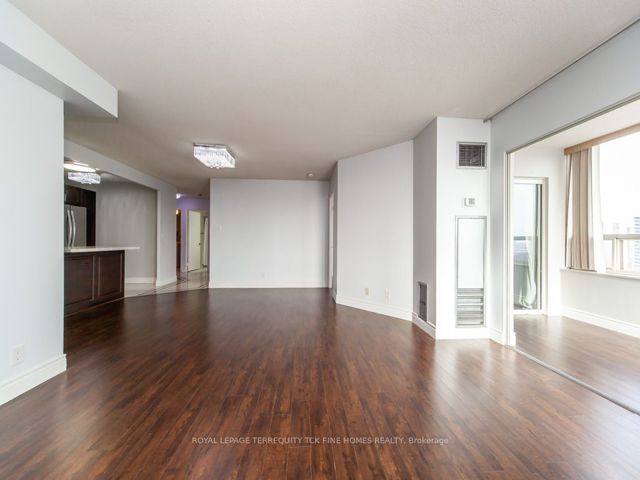 1905 - 215 Wynford Dr