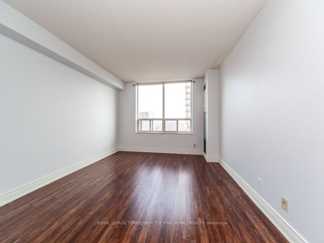 1905 - 215 Wynford Dr