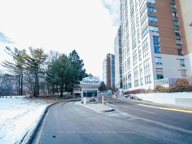 1905 - 215 Wynford Dr