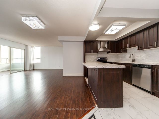 1905 - 215 Wynford Dr
