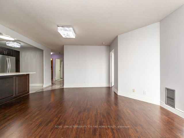 1905 - 215 Wynford Dr