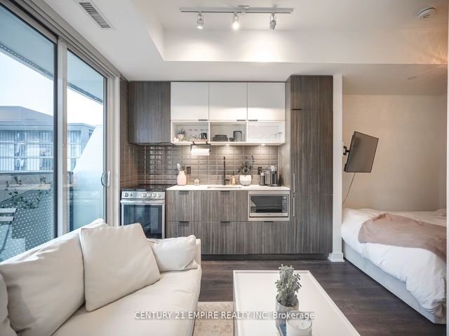 812 - 60 Tannery Rd