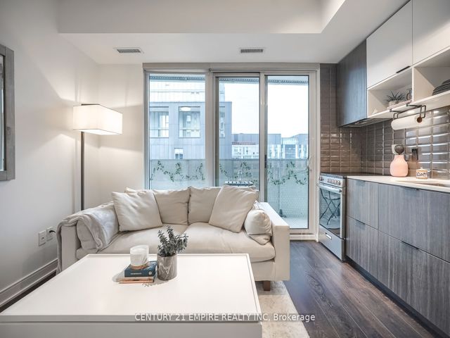 812 - 60 Tannery Rd