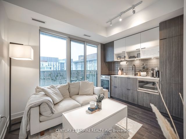 812 - 60 Tannery Rd