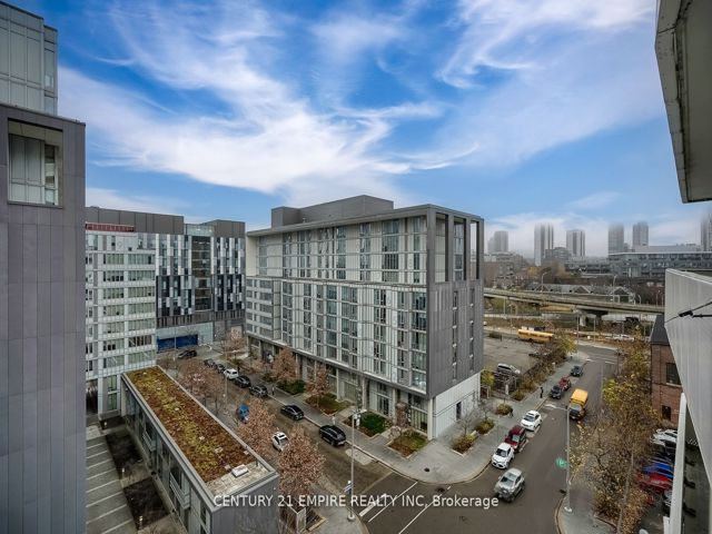 812 - 60 Tannery Rd