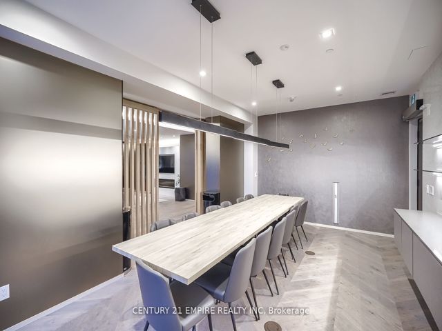 812 - 60 Tannery Rd