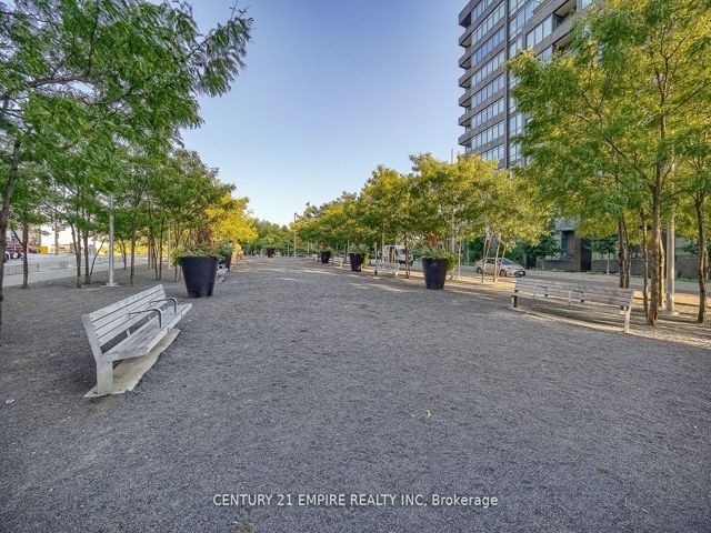 812 - 60 Tannery Rd