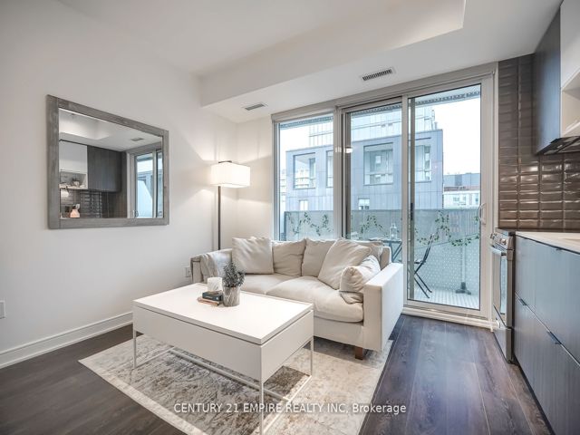 812 - 60 Tannery Rd