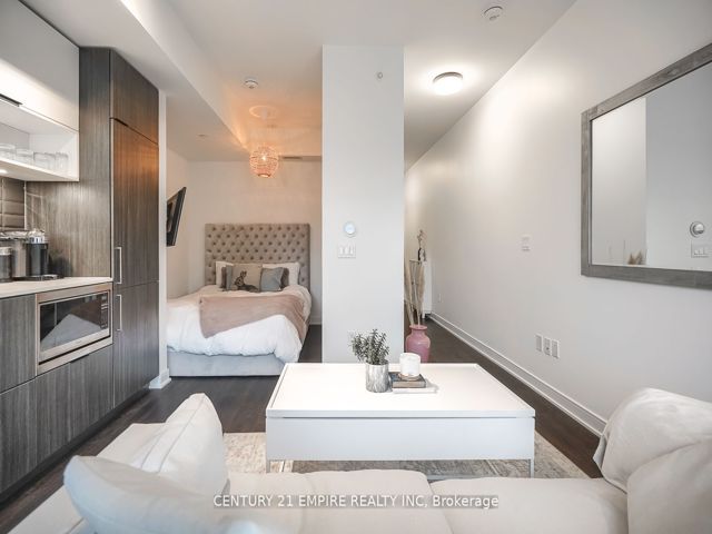 812 - 60 Tannery Rd