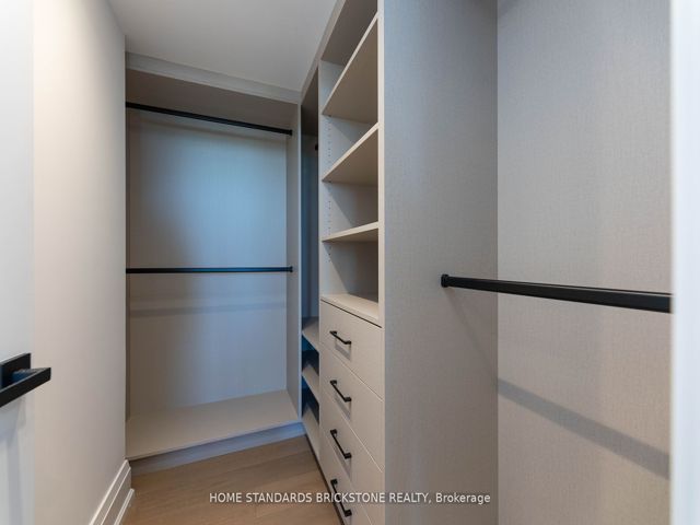 9D - 66 Collier St