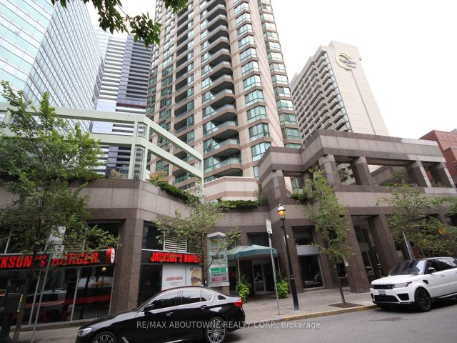 809 - 38 Elm St