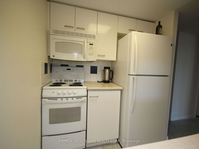 809 - 38 Elm St
