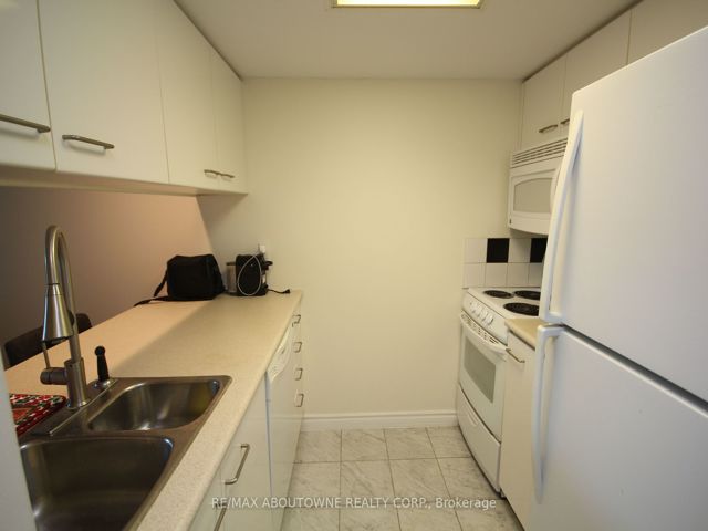 809 - 38 Elm St