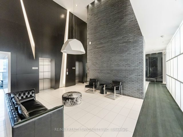 3012 - 125 Peter St