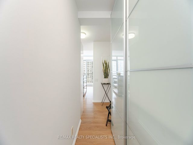 3012 - 125 Peter St