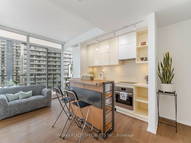 3012 - 125 Peter St