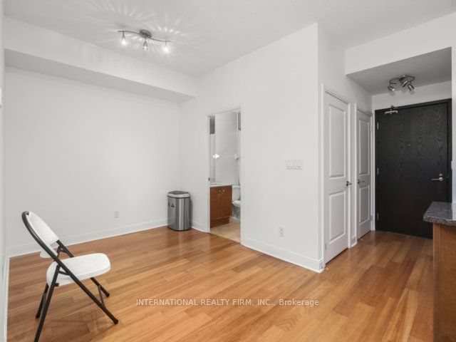 101 - 21 Scollard St
