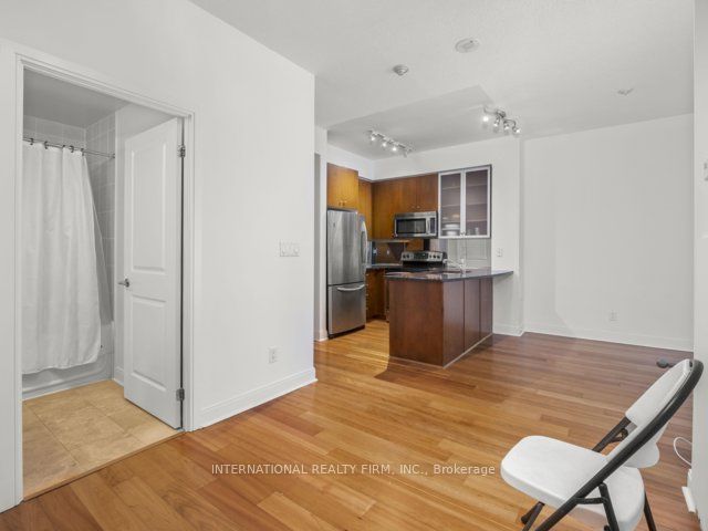 101 - 21 Scollard St