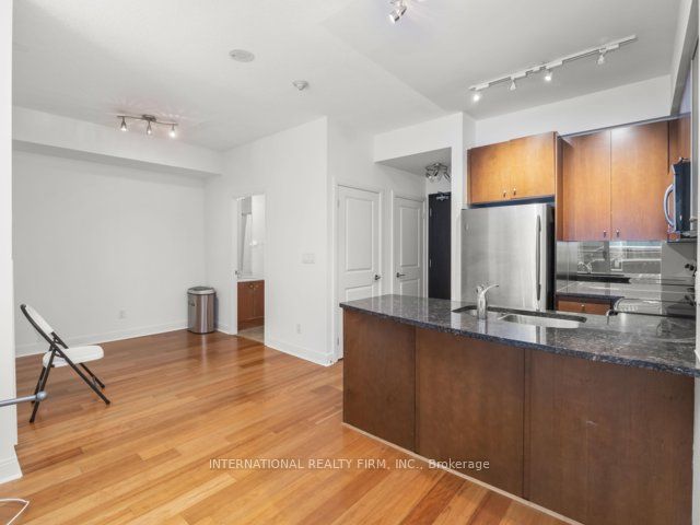 101 - 21 Scollard St