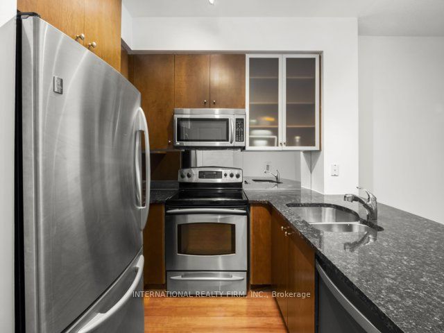 101 - 21 Scollard St