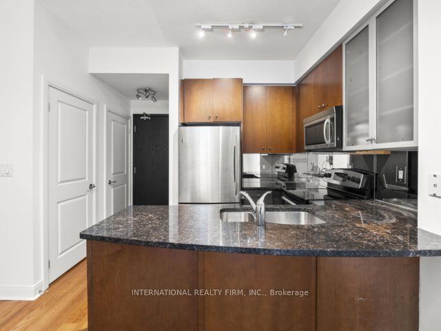 101 - 21 Scollard St