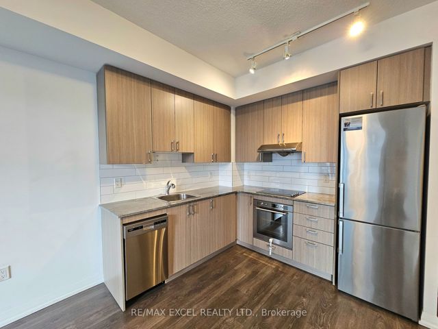 1806 - 50 Ann O'reilly Rd