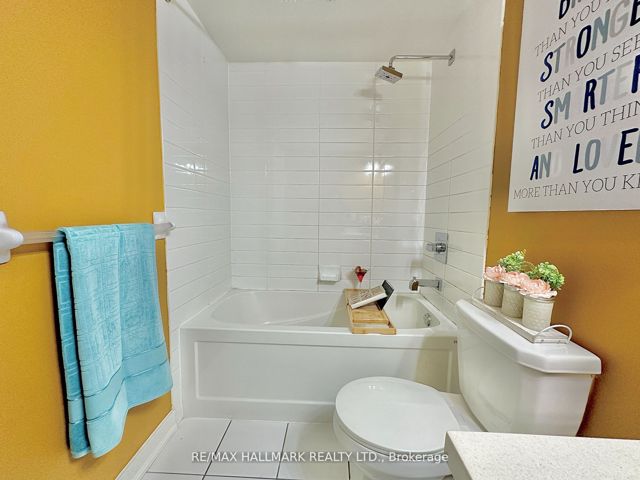 207 - 5740 Yonge St