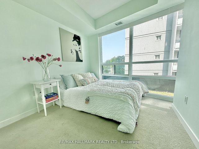 207 - 5740 Yonge St